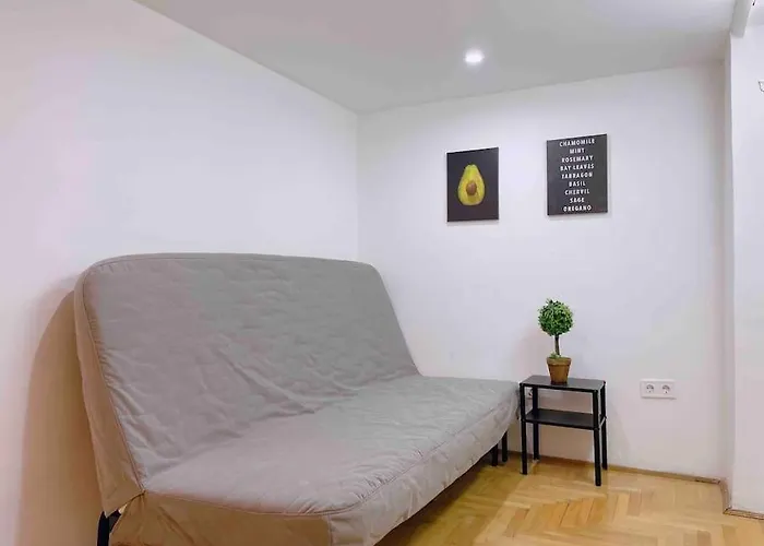 C Downtown Cozy Family Loft